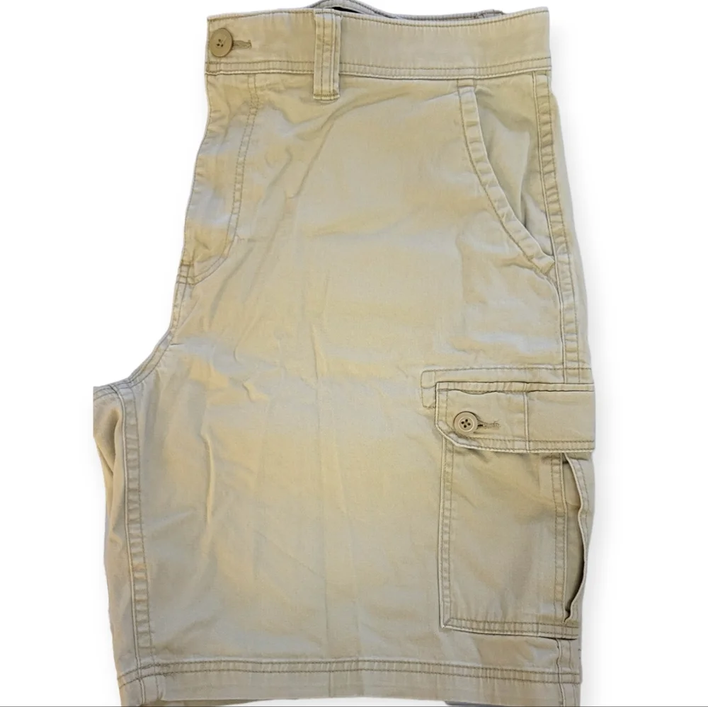 #21 St. John's Bay Cargo Shorts